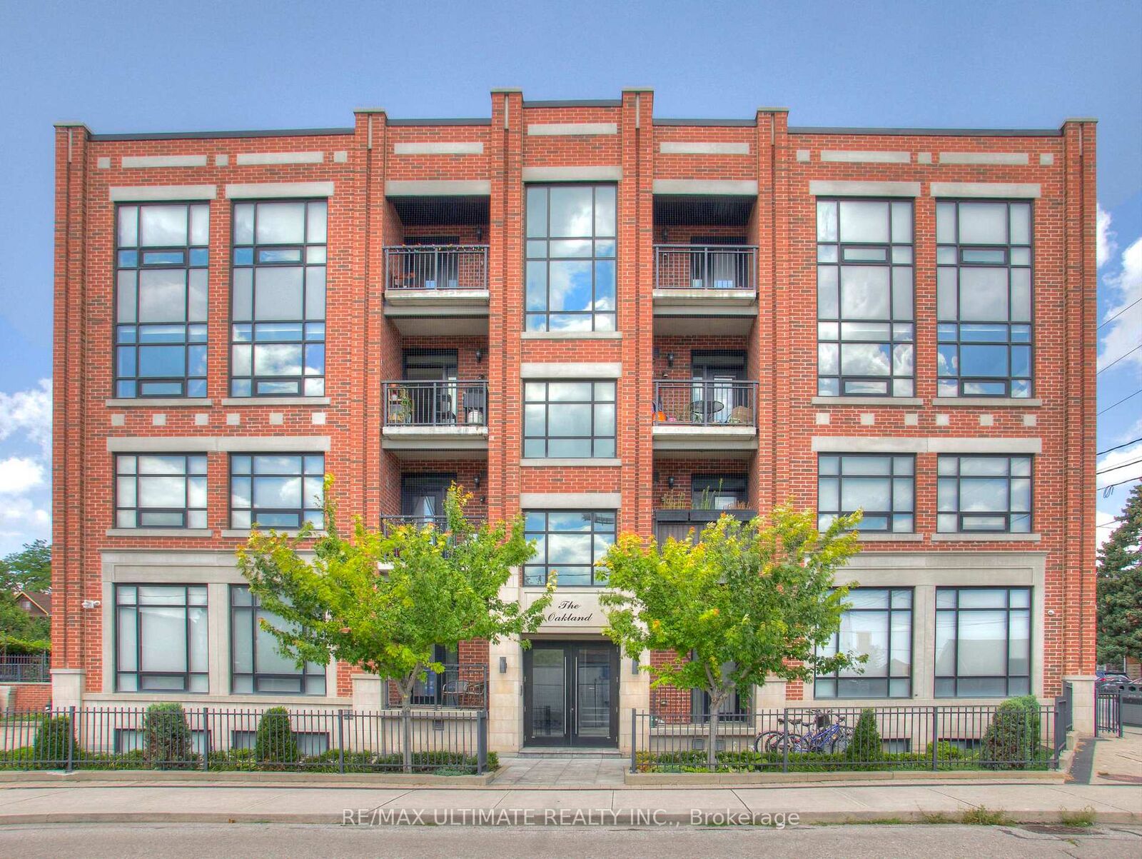 Property Photo:  458 Oakwood Avenue 202  ON M6E 2W6 