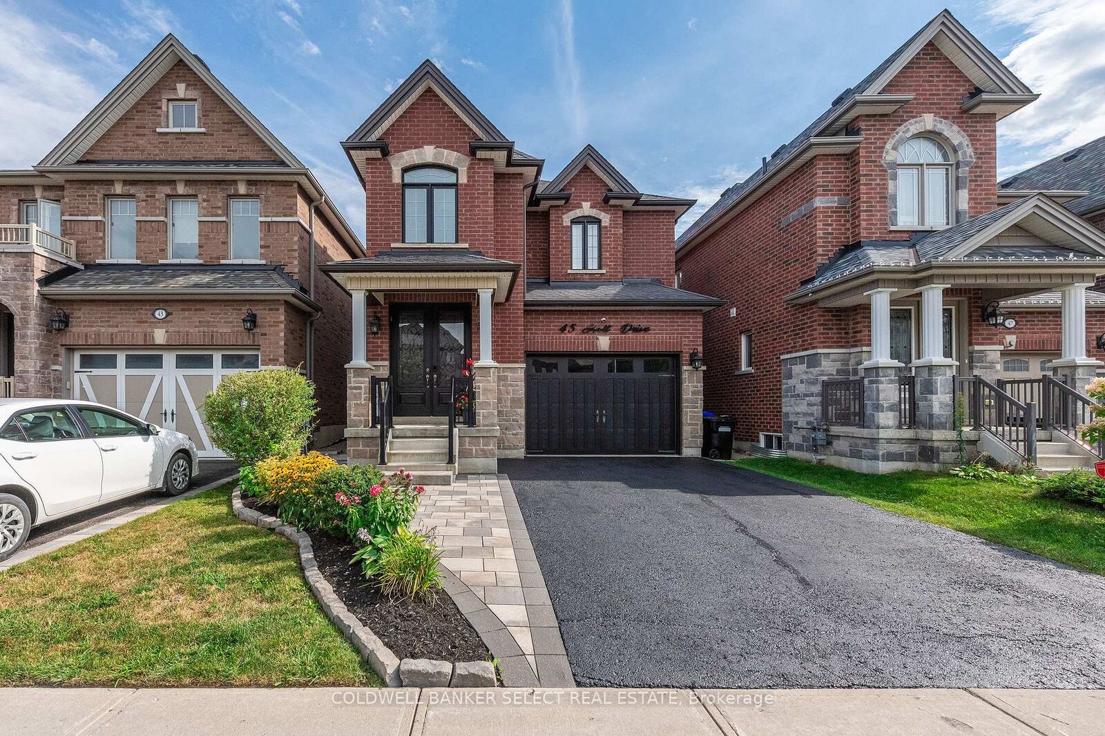 Property Photo:  45 Holt Drive  ON L9R 0H8 