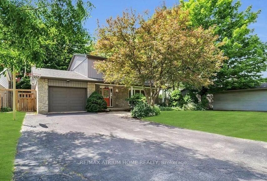 Property Photo: 40 Stuyvesant Place ON N6J 3S9