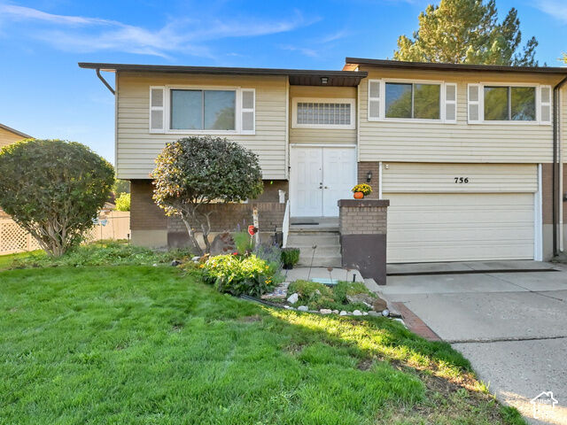 Property Photo: 756 E Rainforest Dr UT 84107