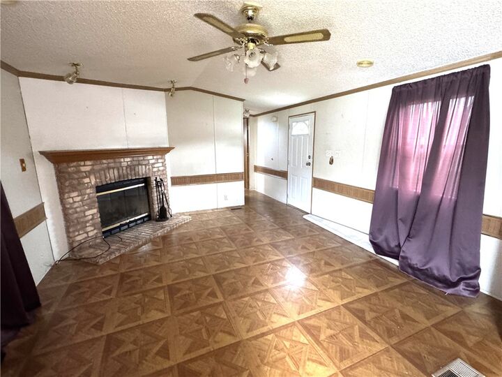 Property Photo:  19 Holly Hill Dr  PA 15042 
