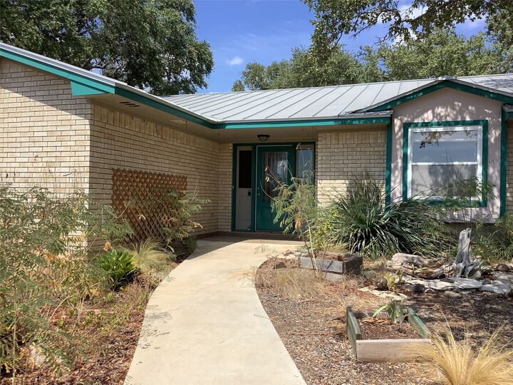 Property Photo:  510 Wimberley Oaks Drive  TX 78676 