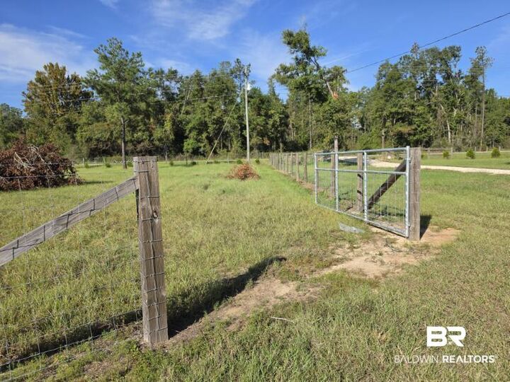 Property Photo: 3168 Old Highway 31 AL 36441