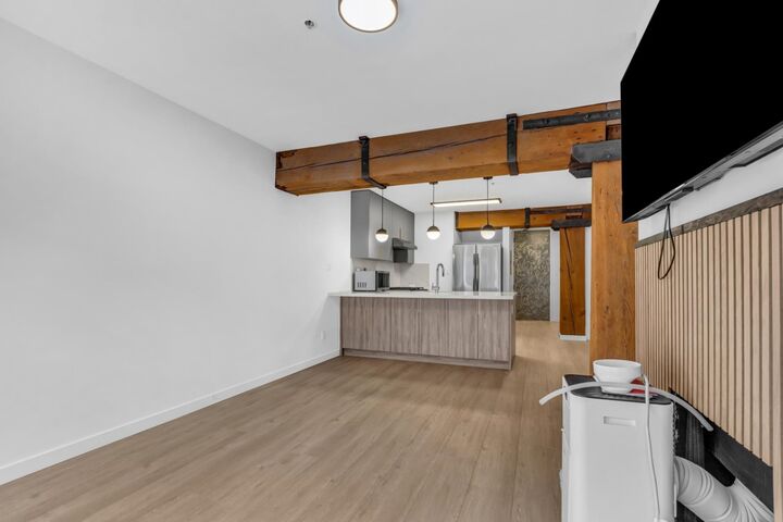 Property Photo:  1178 Hamilton Street 402  BC V6B 2S2 