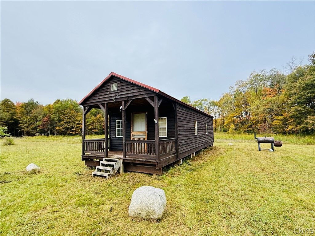 Property Photo:  2877 Potter Road  NY 13437 
