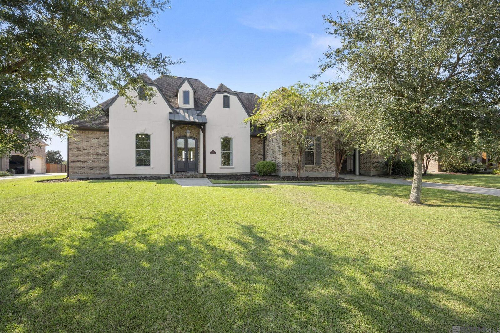 Property Photo: 6447 Coushatta Dr LA 70737