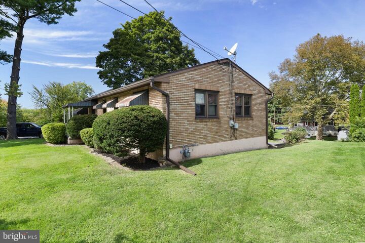 Property Photo:  1539 Spring Garden Street  PA 18042 