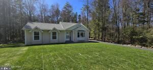 Property Photo: 331 Mohansic Lane PA 18466