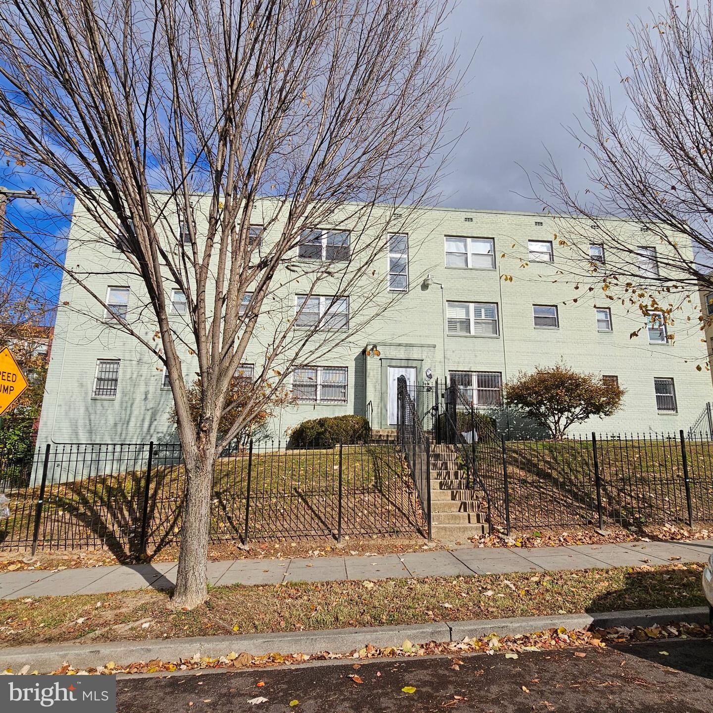Property Photo:  4800 C Street SE 102  DC 20019 