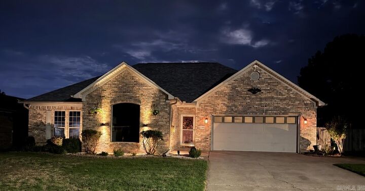 Property Photo: 1340 Stone Crest Drive AR 72034