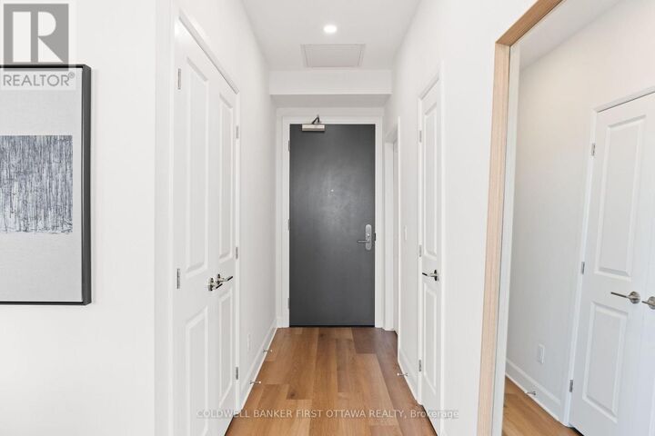 Property Photo:  520 Pimiwidon Street 204  ON K1K 5B4 