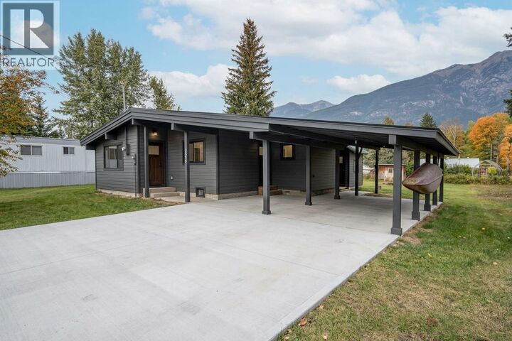 Property Photo:  909 Ryter Road West  BC V0A 1H2 