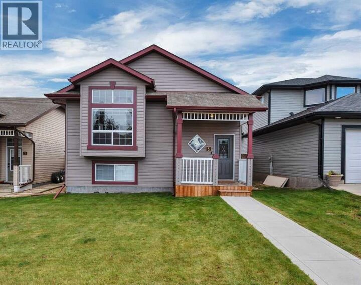 Property Photo: 5 Wilkinson Circle AB T4S 2N7