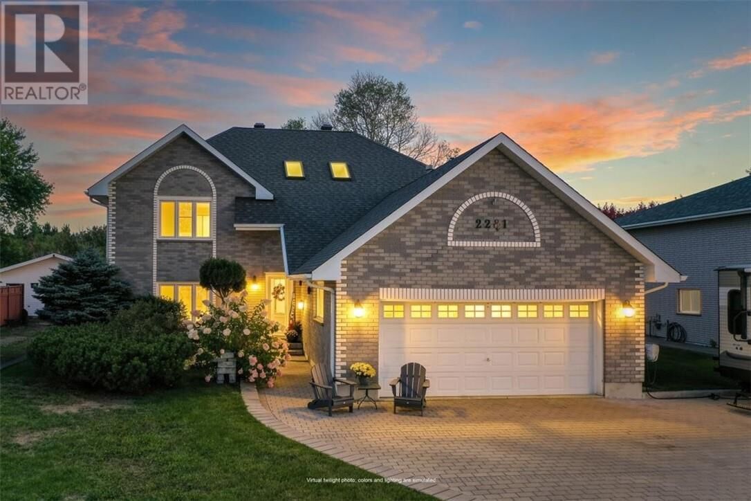 Photo de la propriété:  2281 Fleming Street  ON P3N 1L7 
