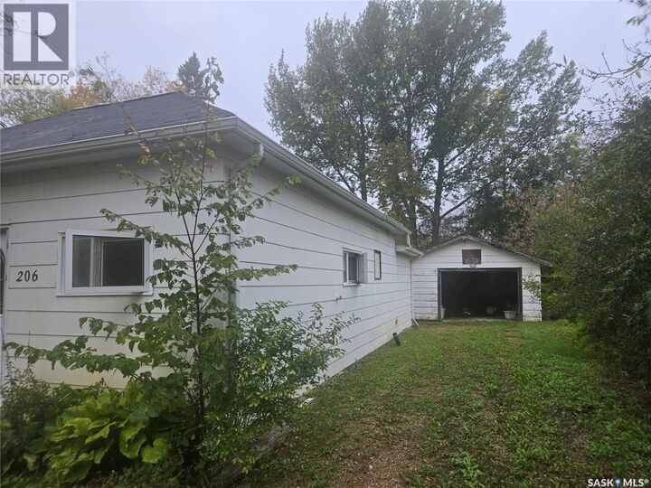Property Photo:  206 Osler Street  SK S0G 5G0 