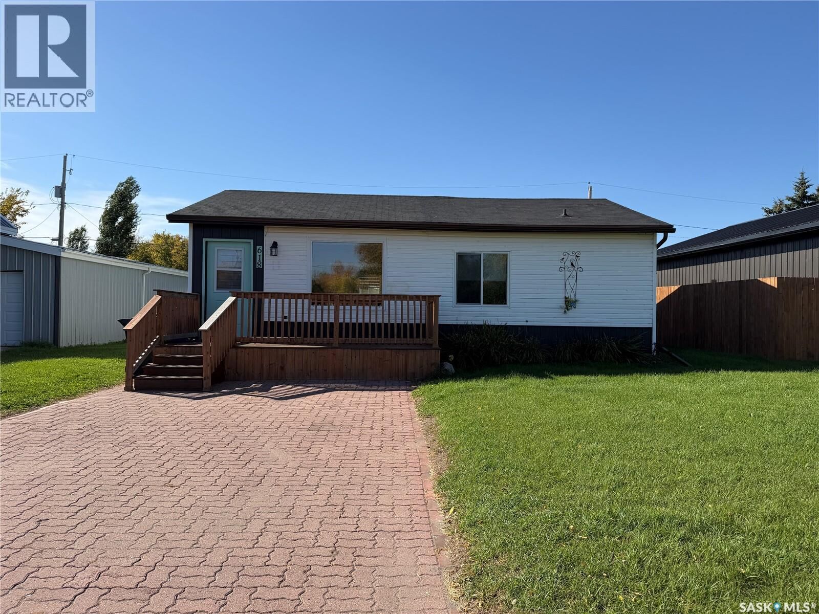 Property Photo:  618 Forget Street  SK S0A 1A0 