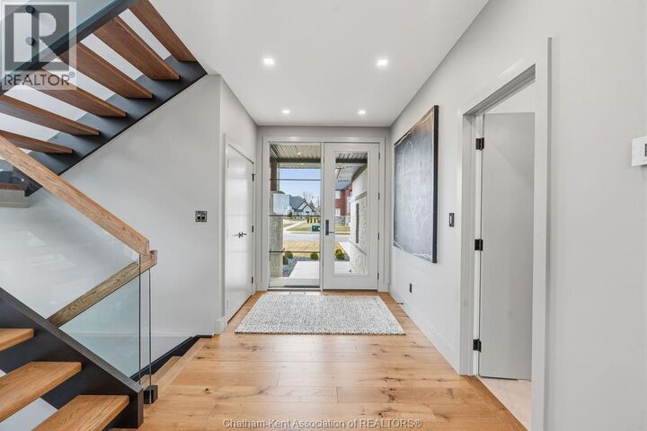 Property Photo:  54 Dundee Drive West  ON N7M 0S7 
