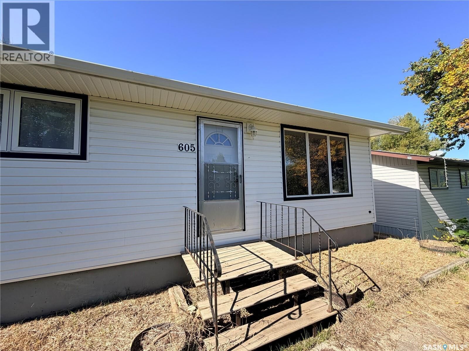 Property Photo:  605 Hall Street  SK S0A 1W0 