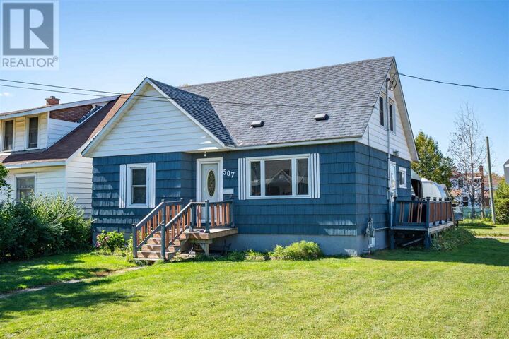 Property Photo:  507 Charles St  ON P6C 3L5 