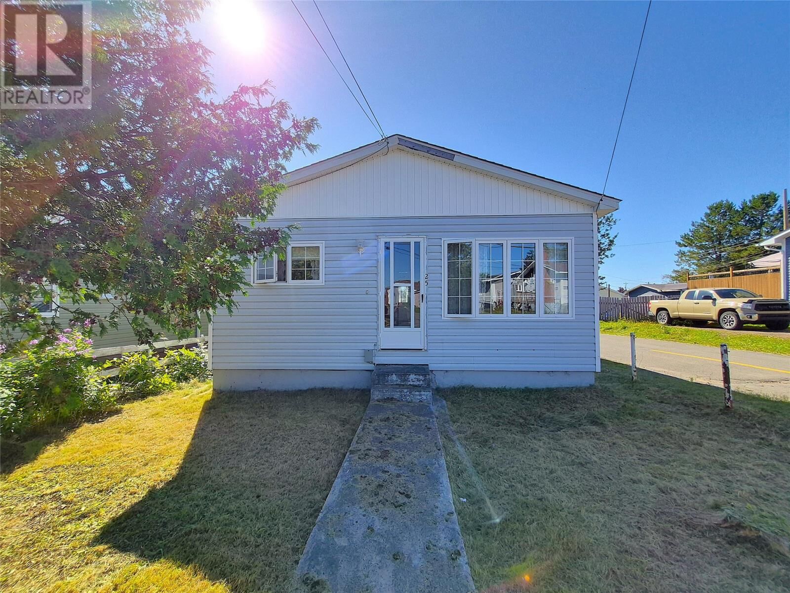 Property Photo:  25 Patrick Street  NL A2B 1A4 