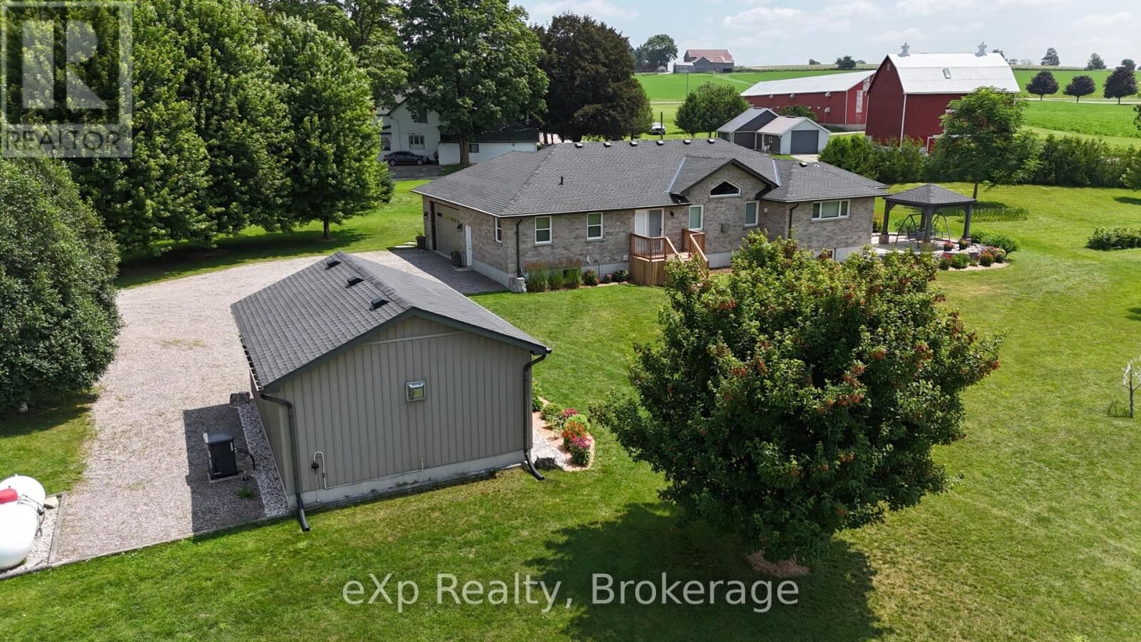 Property Photo:  207 Edmund Street  ON N0G 1C0 