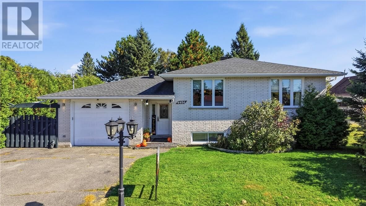Property Photo:  4484 Carl Street  ON P3P 1X5 
