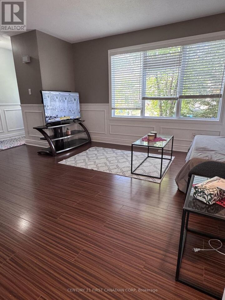 Property Photo:  21 Denlaw Road  ON N6G 3L3 