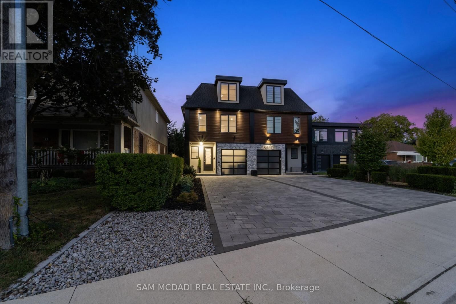 Property Photo:  11B Maple Avenue North  ON L5H 2R9 