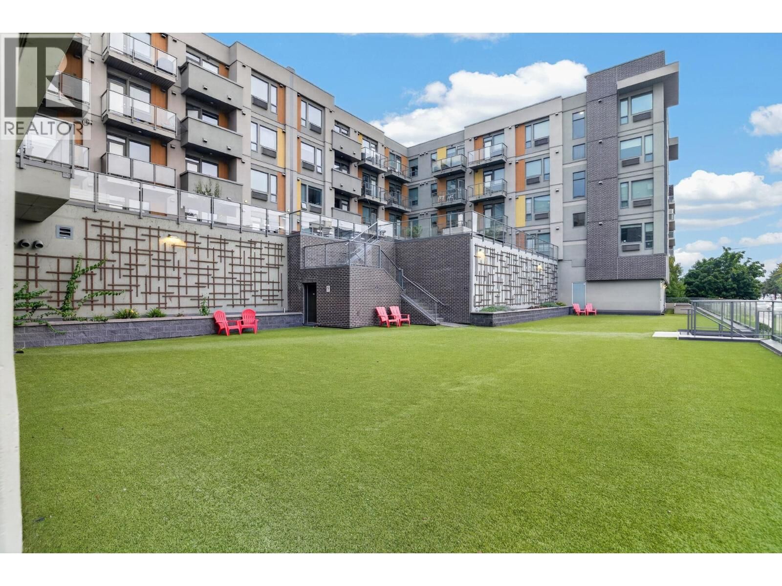 Property Photo:  925 Leon Avenue 347  BC V1Y 0E5 