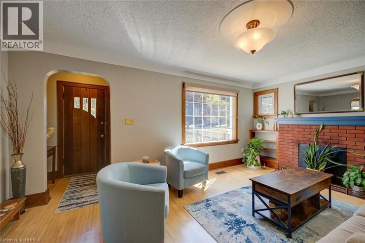 Property Photo:  15 Lyndsay Street  ON N3T 2C6 