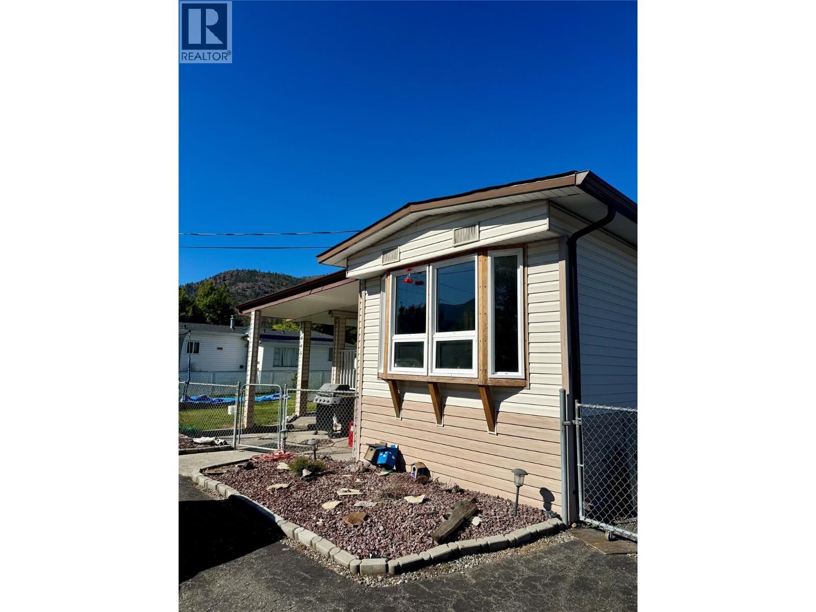 Property Photo:  445 Bailey Avenue  BC V0K 1Y0 