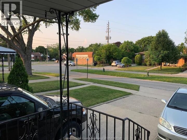 Property Photo:  835 Isabelle Lower  ON N8S 3A9 