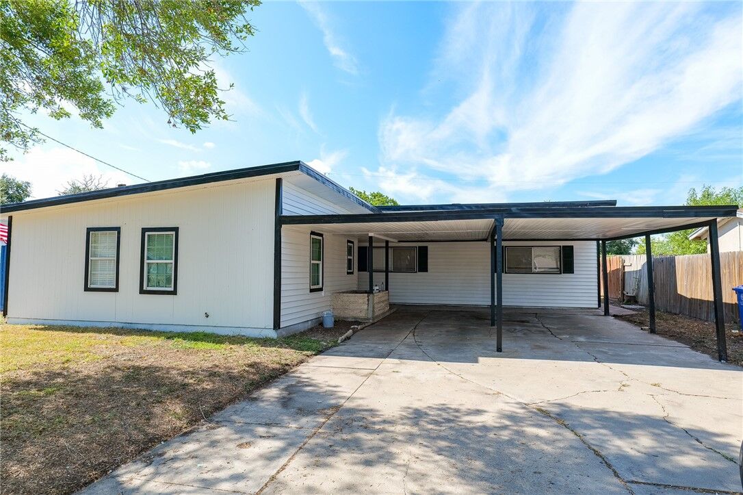Property Photo:  1509 Devon Drive  TX 78415 