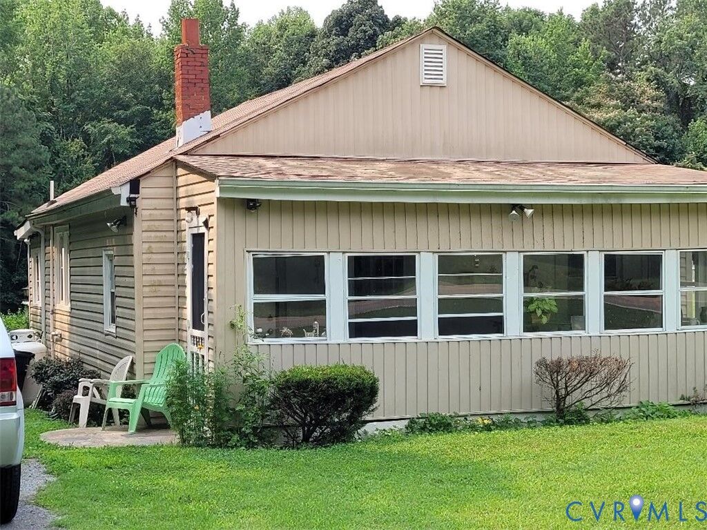 Property Photo:  9209 Hickory Road  VA 23803 