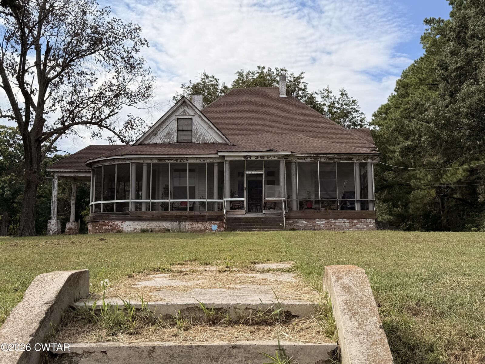 Property Photo:  709 N McLemore Avenue  TN 38012 