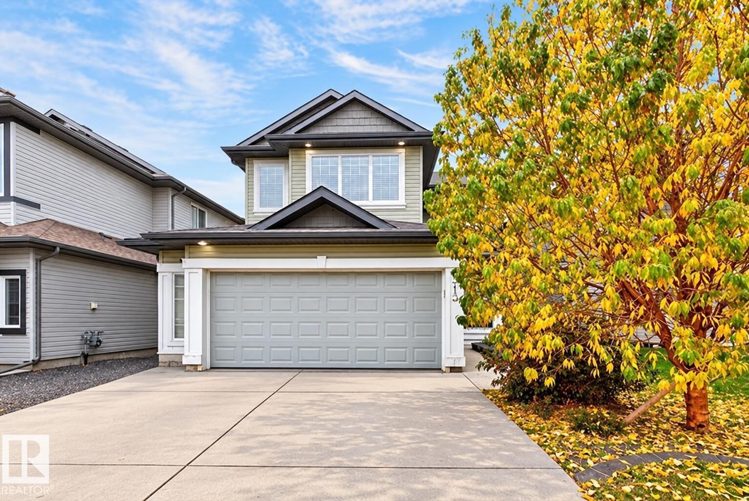 Property Photo:  313 Still Creek Crescent  AB T8H 0S7 