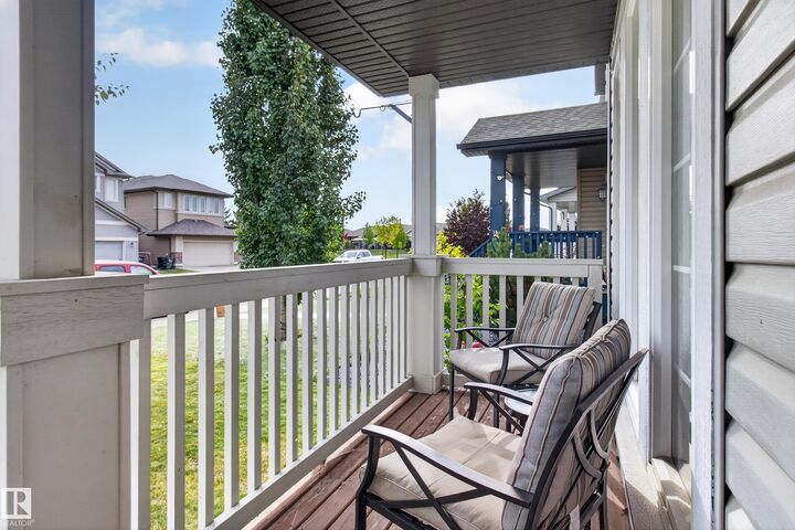 Property Photo:  528 Stoneridge Drive  AB T8H 0S8 