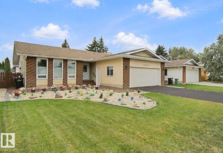 Property Photo:  18525 86A Avenue NW  AB T5T 1J5 