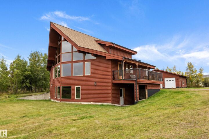 Property Photo:  50416 Rge Rd 110  AB T6H 4N6 