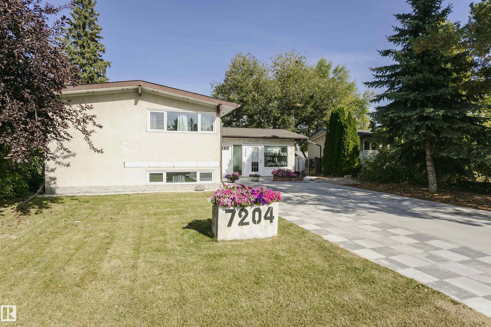 Property Photo:  7204 92B Avenue NW  AB T6B 0W2 