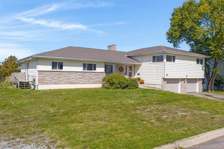 Property Photo:  7 Buena Vista Avenue  NB E2M 2S7 