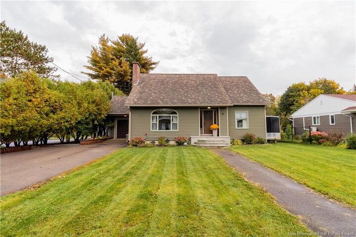 Property Photo:  27 Stewart Avenue  NB E4E 2E7 