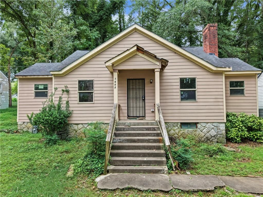 Property Photo:  1602 Kenmore Street SW  GA 30311 