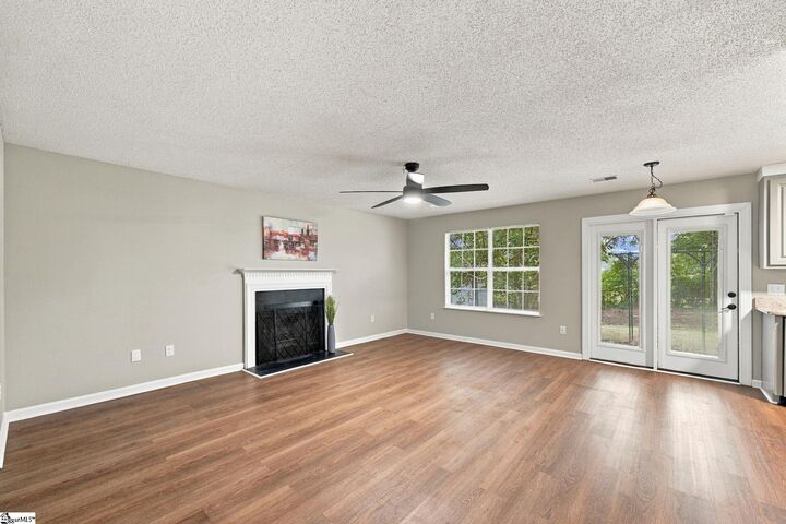 Property Photo:  18 Reedy River Way  SC 29605-6406 