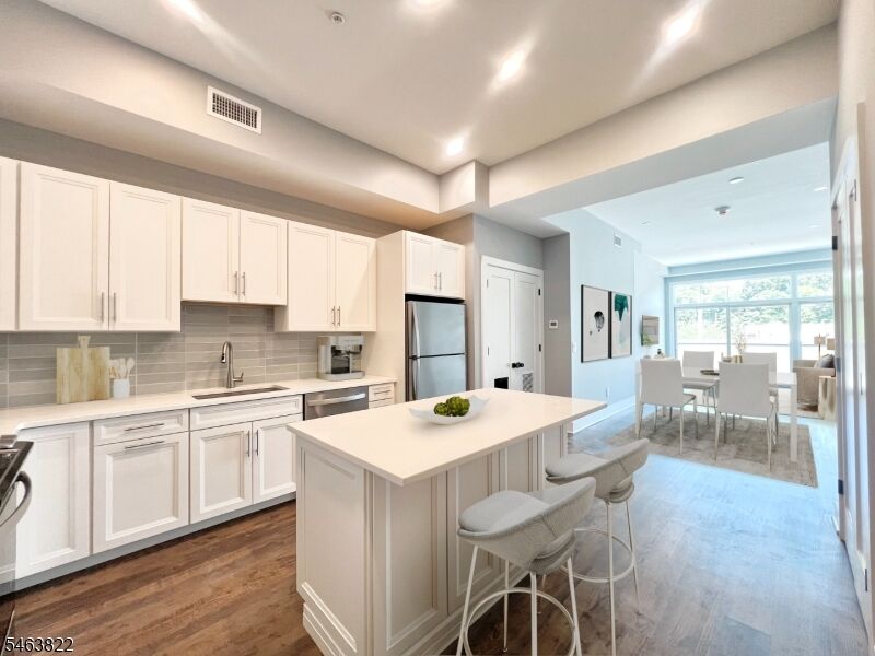 Property Photo:  378 Millburn Ave 1  NJ 07041 