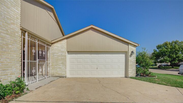 Property Photo: 7222 Winkleman Road TX 77083