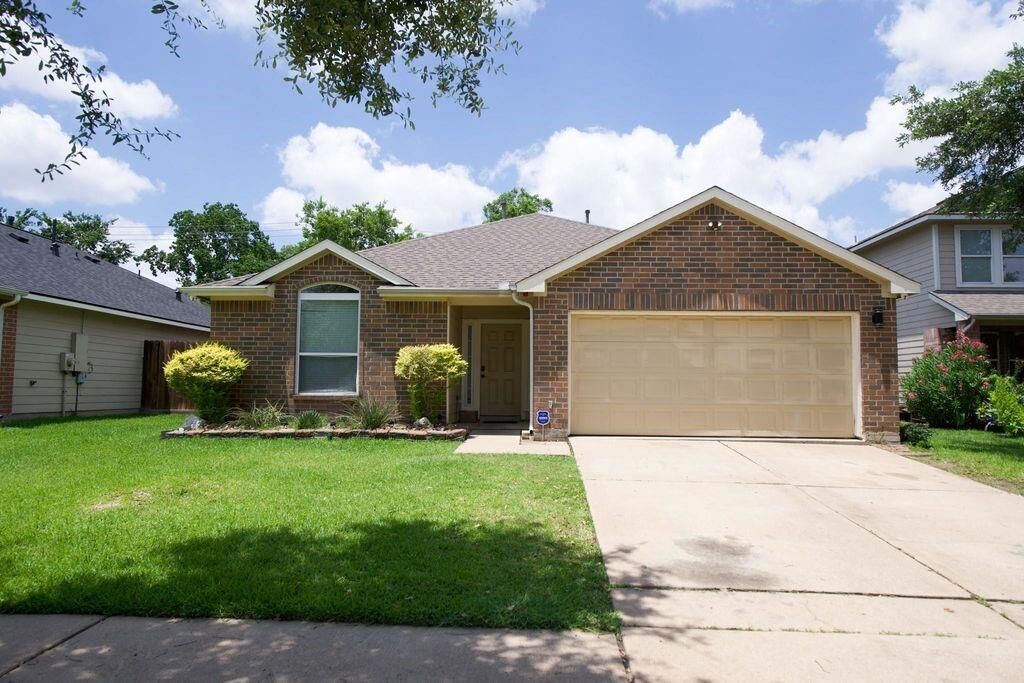 Property Photo:  2710 Sockeye Drive  TX 77045 