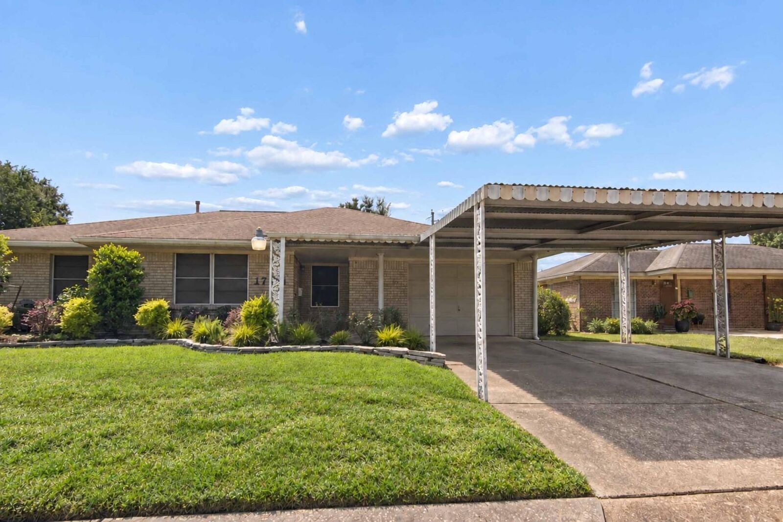 Property Photo: 1704 Brenda Lane TX 77502