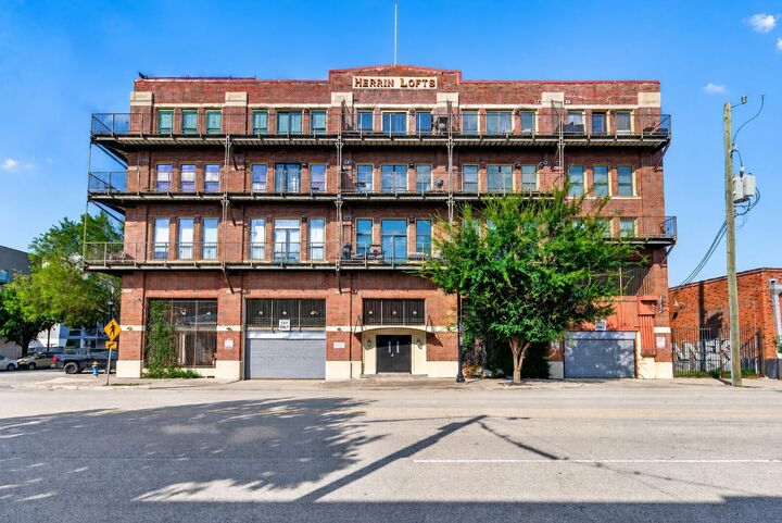 Property Photo:  2205 McKinney Street 306  TX 77003 