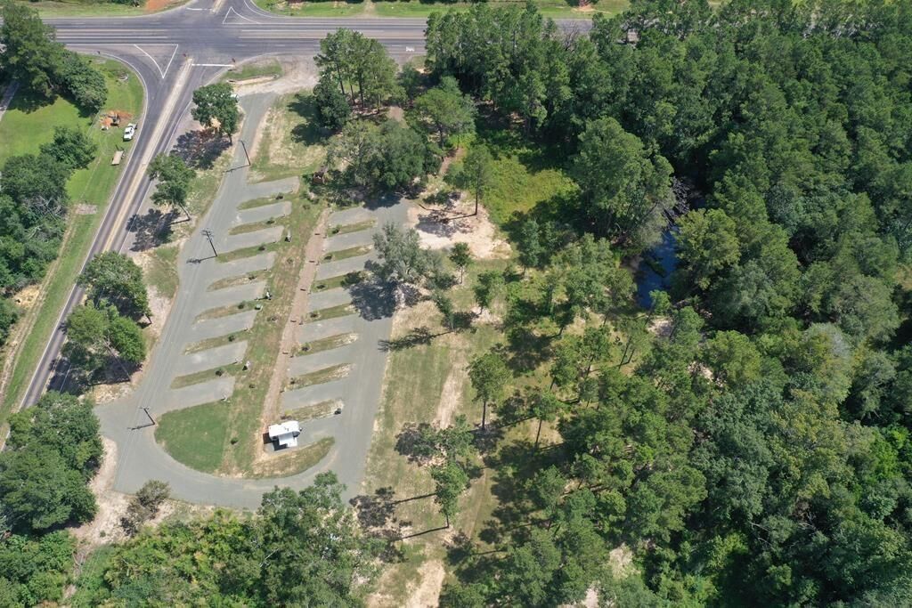 Property Photo: 7826 E Hwy 190 E TX 75966